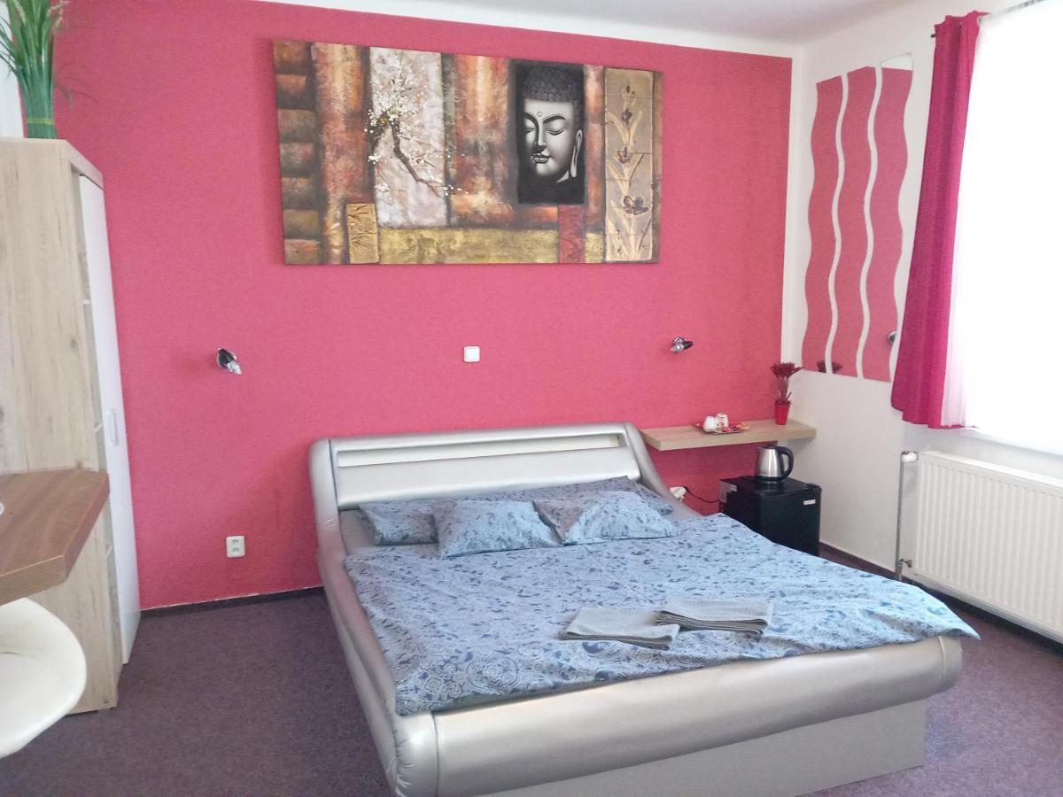 Penzion Vulture Ostrava Hotel Екстериор снимка